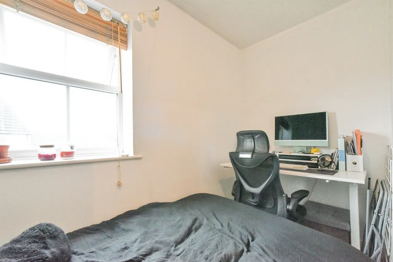 Grouse Road, Calne, SN11, photo 11