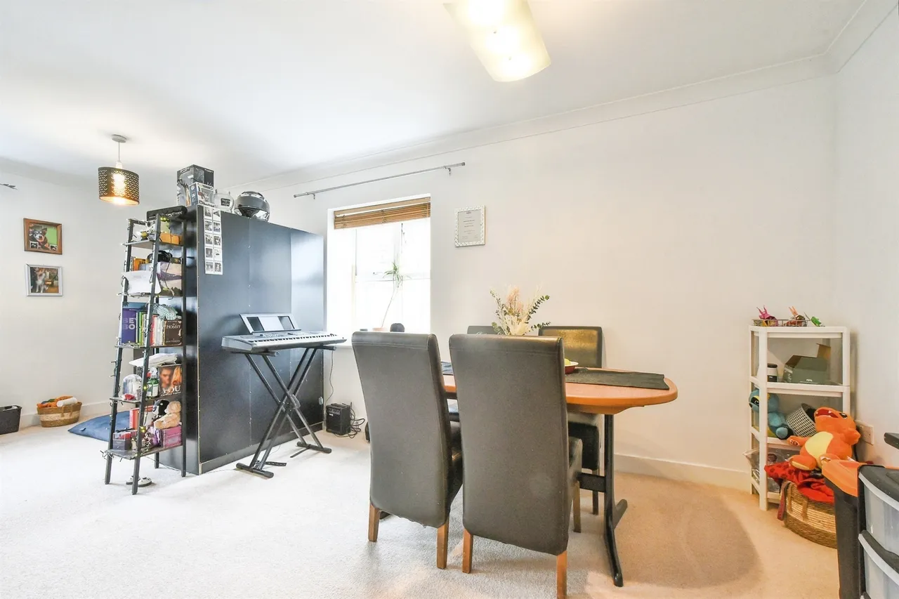 Grouse Road, Calne, SN11, photo 5