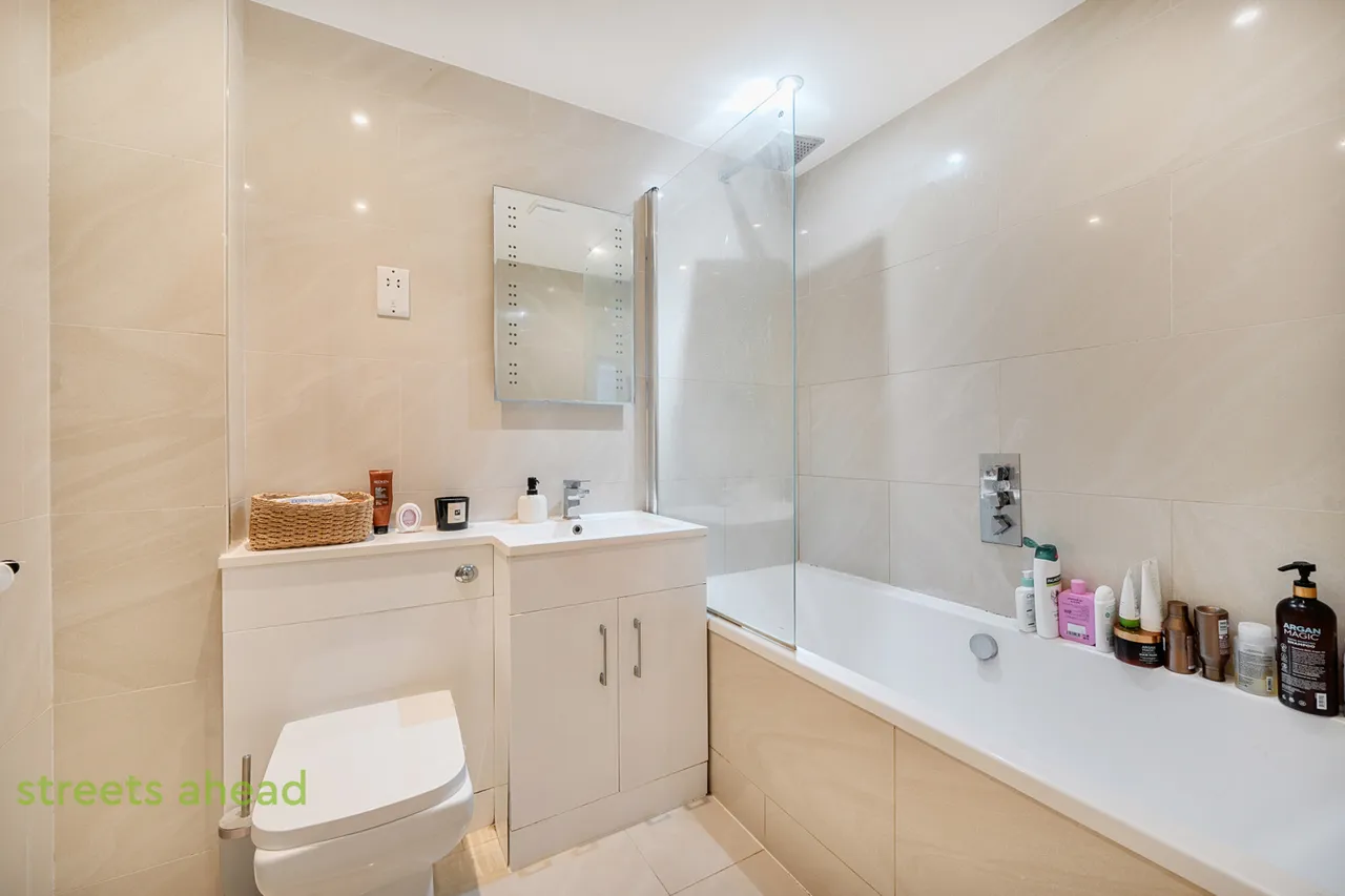 Woodside Green, London, SE25, photo 5