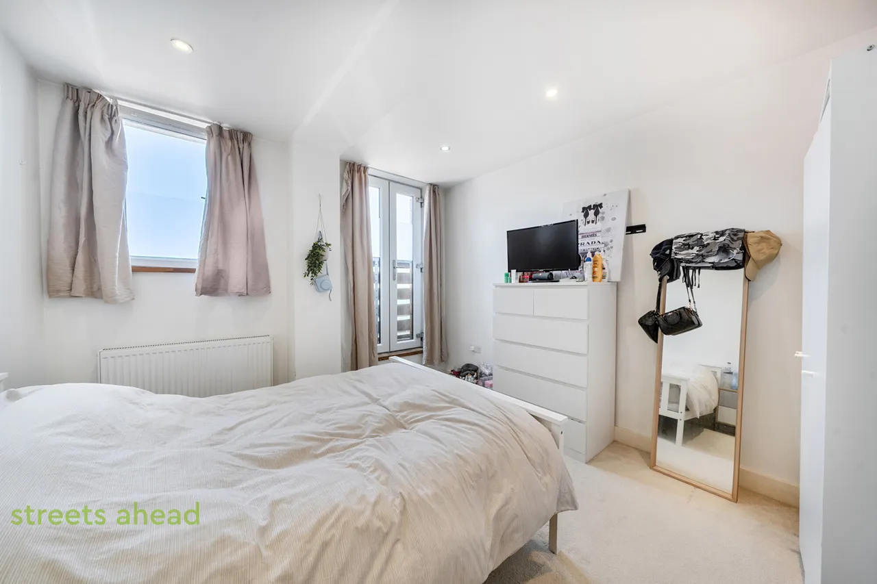 Woodside Green, London, SE25, photo 2