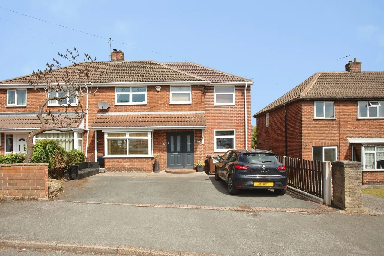 4 bed house for sale — Crosby Avenue, Bramley, Rotherham, South Yorkshire, S66