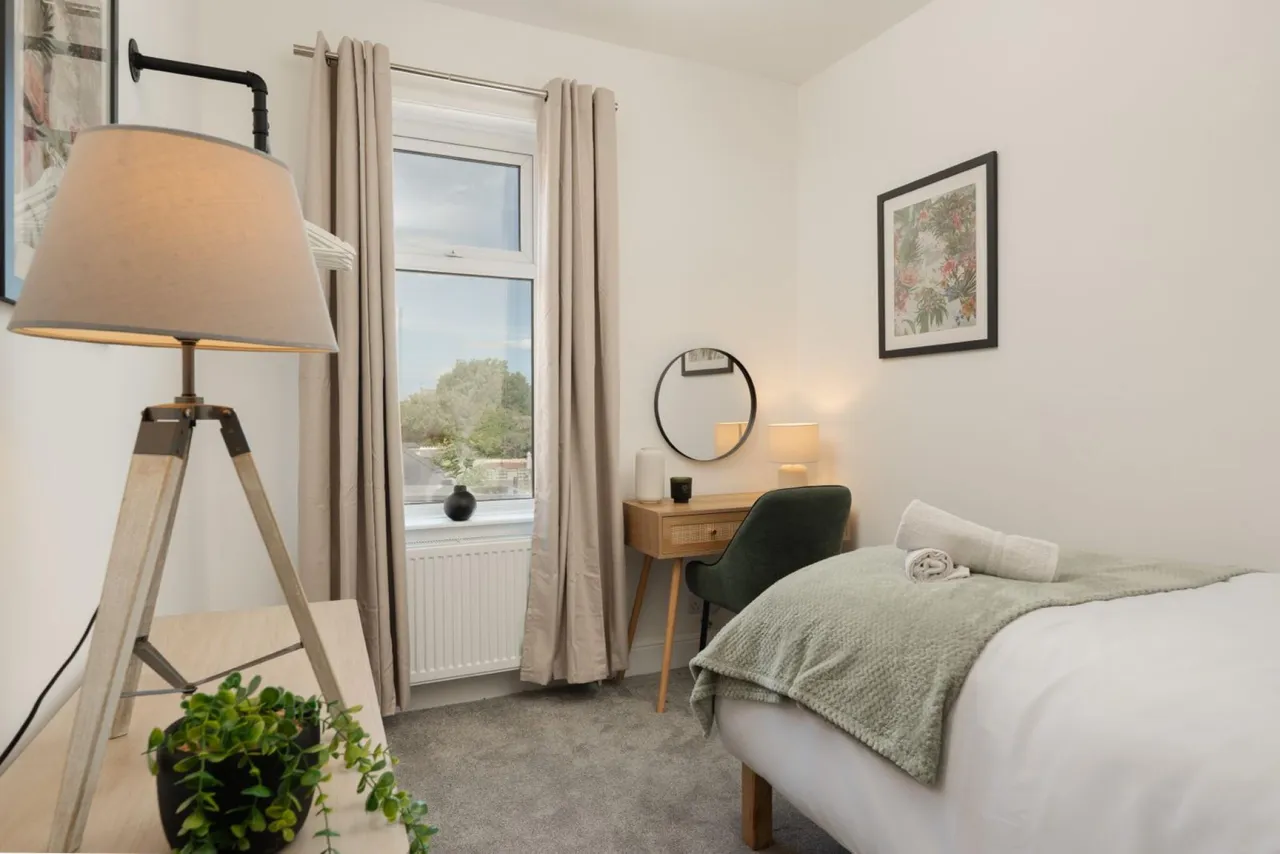 Eastbourne Road, Southport, PR8, photo 12