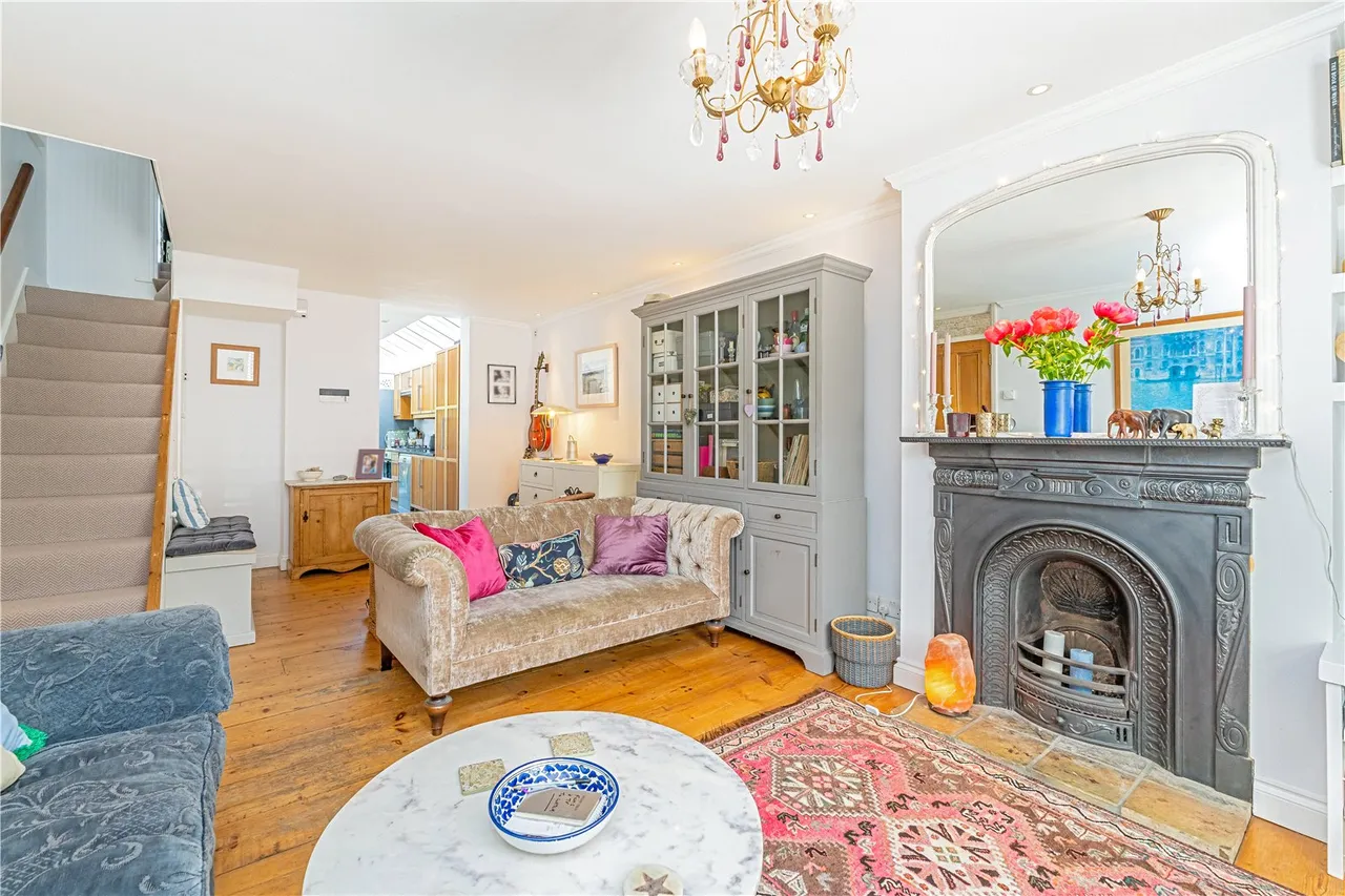 Wolsey Road, Hampton Hill, TW12 1QP, photo 2