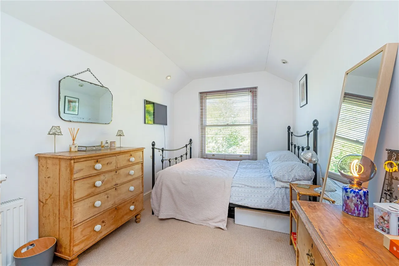 Wolsey Road, Hampton Hill, TW12 1QP, photo 7
