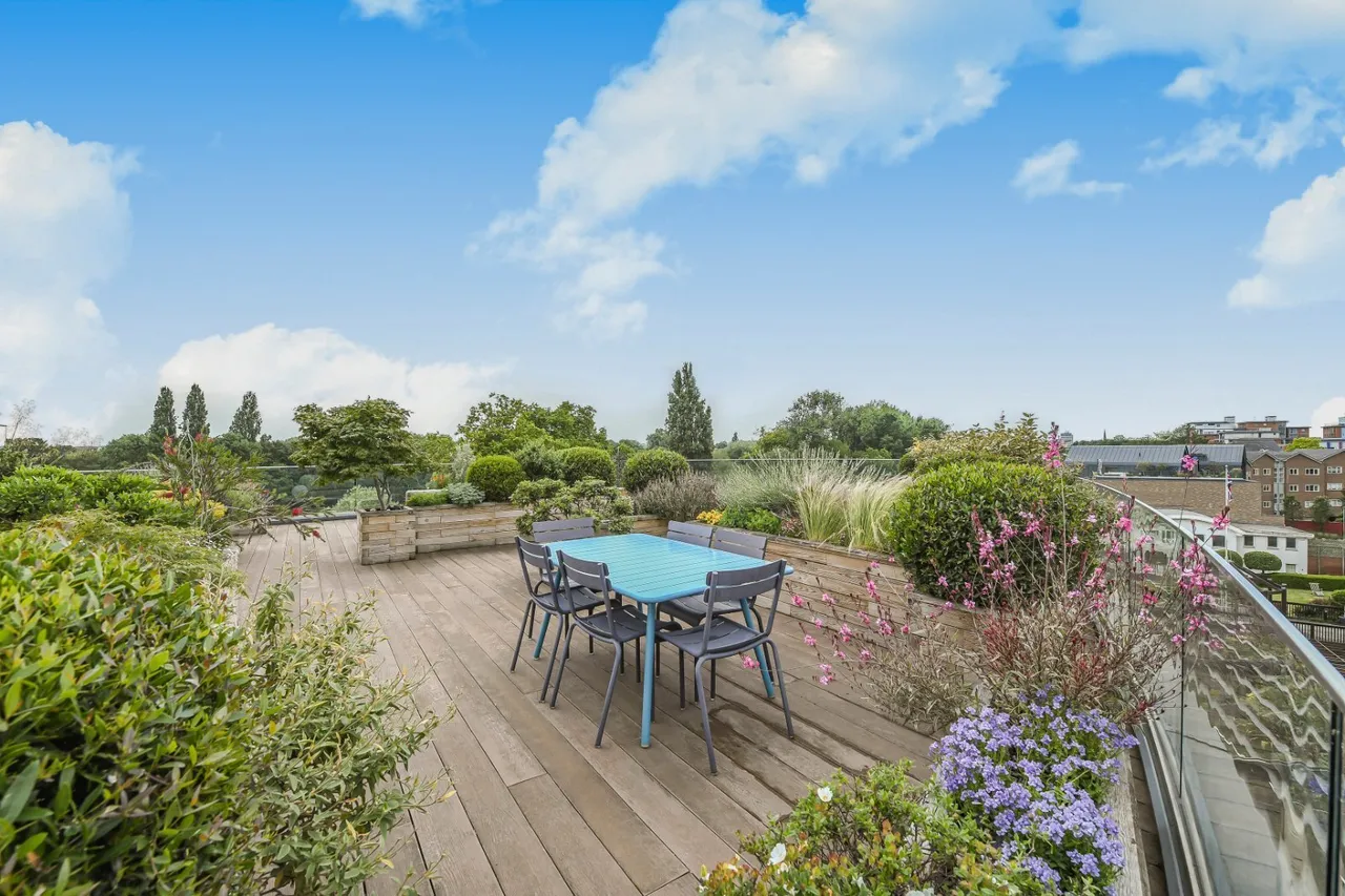 Kew Bridge Road, Brentford, TW8, photo 14