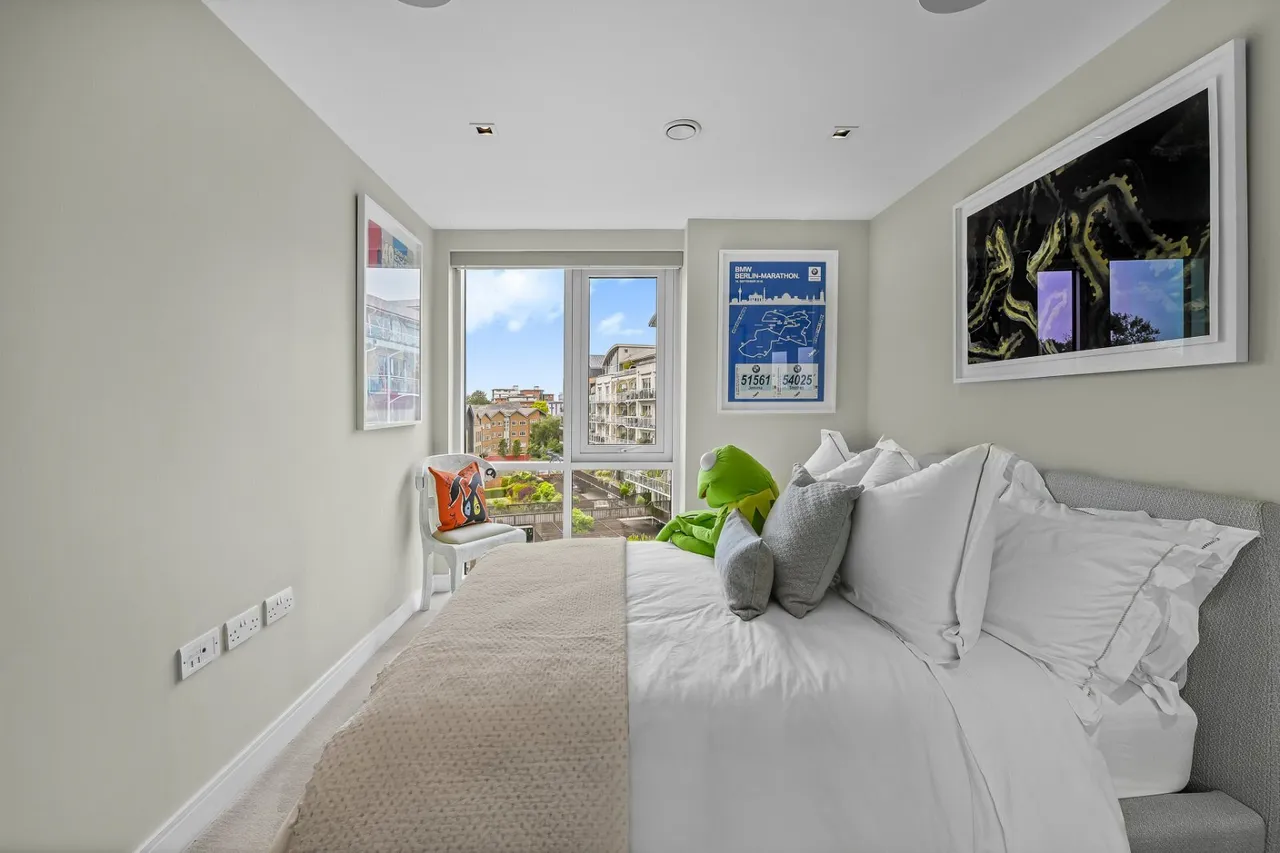 Kew Bridge Road, Brentford, TW8, photo 17