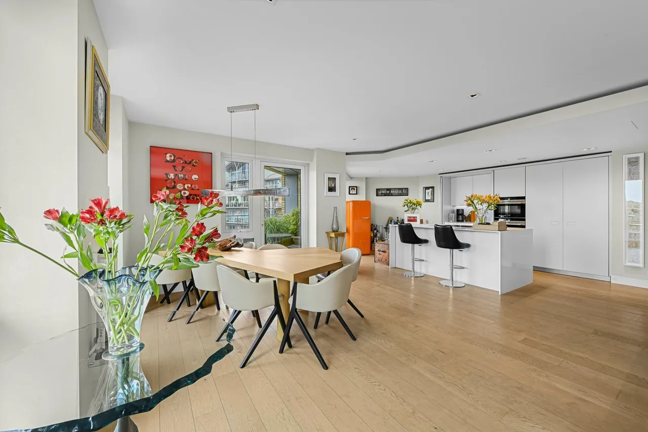 Kew Bridge Road, Brentford, TW8, photo 2