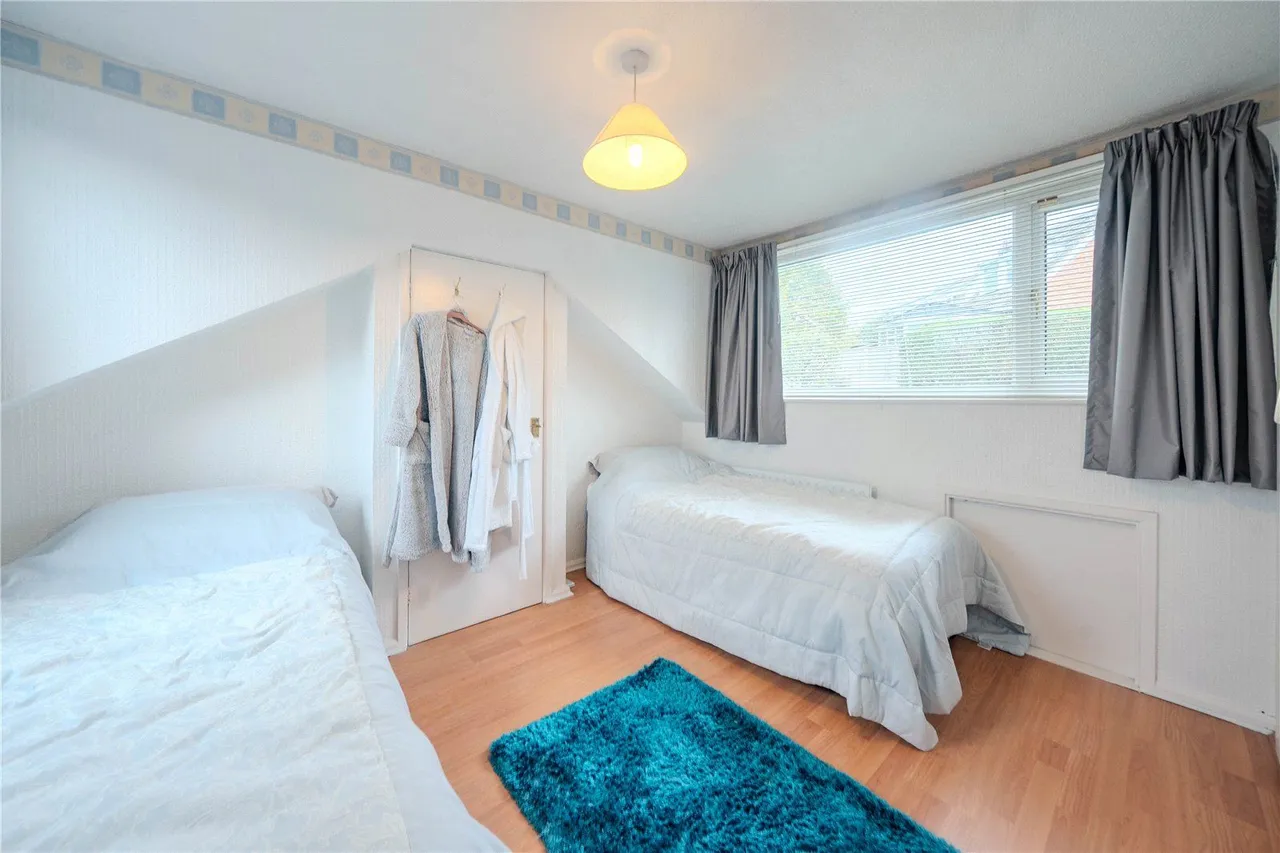 Priesthorpe Road, Farsley, LS28, photo 6