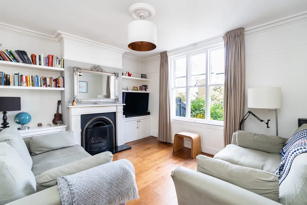 3 bed house for sale, Howard Road, Dorking, RH4