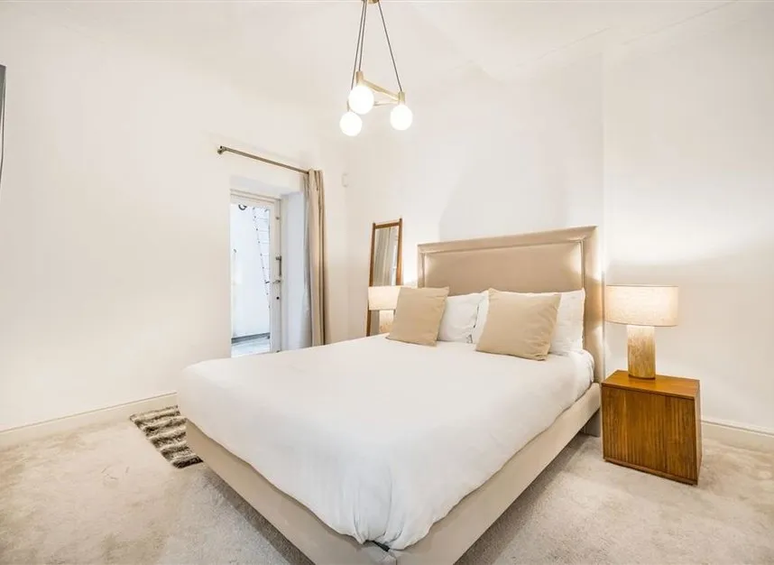 Eastcastle Street, Fitzrovia & Covent Garden, W1T, photo 5