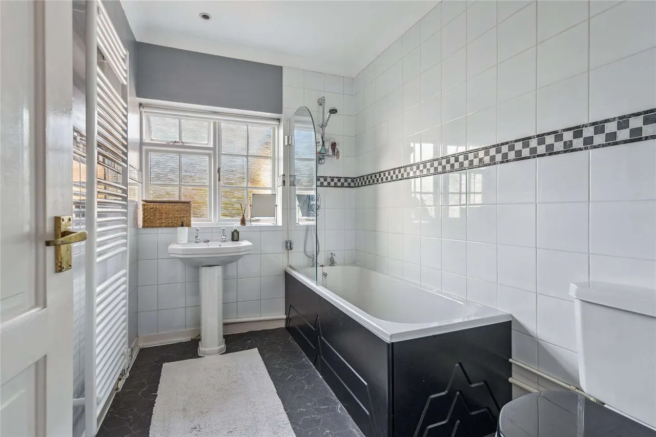 St. Andrews Road, Henley-on-Thames, Oxfordshire, RG9 1HS, photo 9