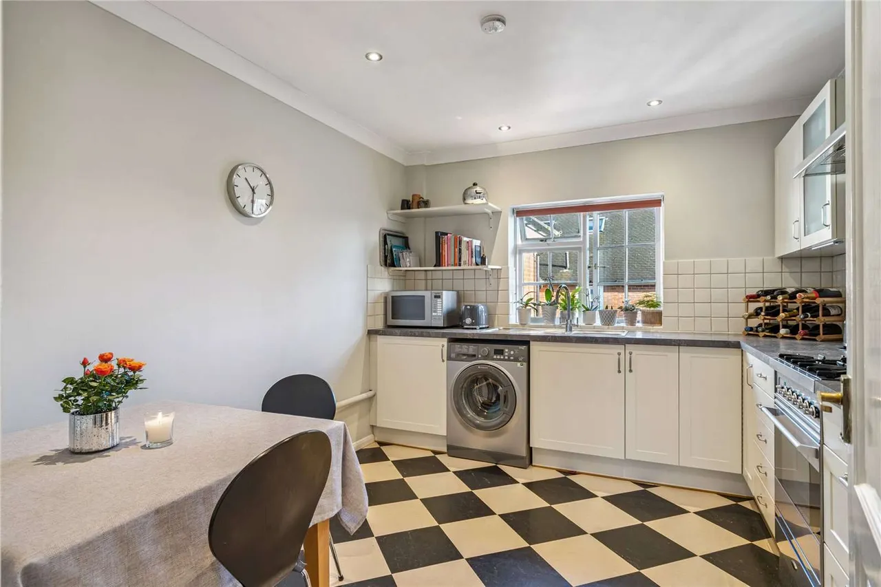 St. Andrews Road, Henley-on-Thames, Oxfordshire, RG9 1HS, photo 3