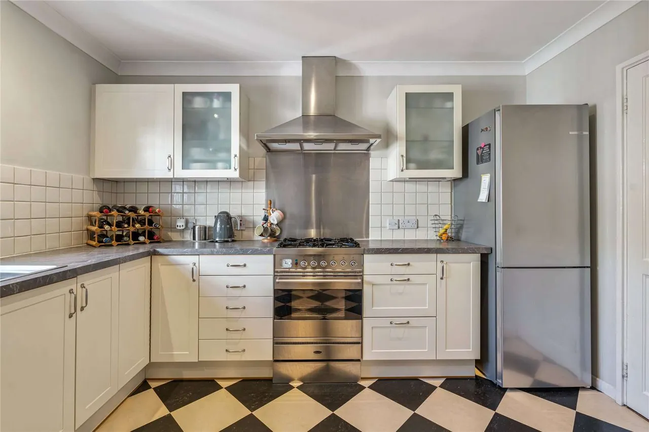 St. Andrews Road, Henley-on-Thames, Oxfordshire, RG9 1HS, photo 4
