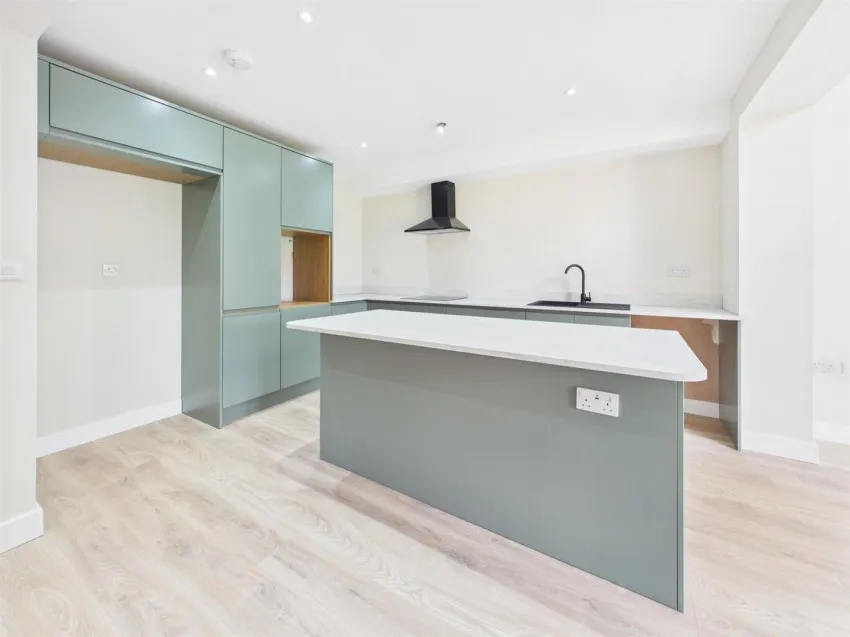 Old Cheltenham Road, Longlevens, photo 6
