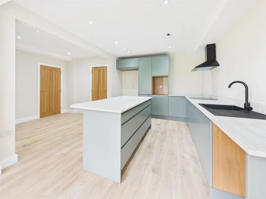 Old Cheltenham Road, Longlevens, photo 5