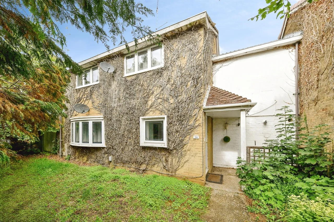 5 bed house for sale, Broadwater Crescent, Stevenage, SG2