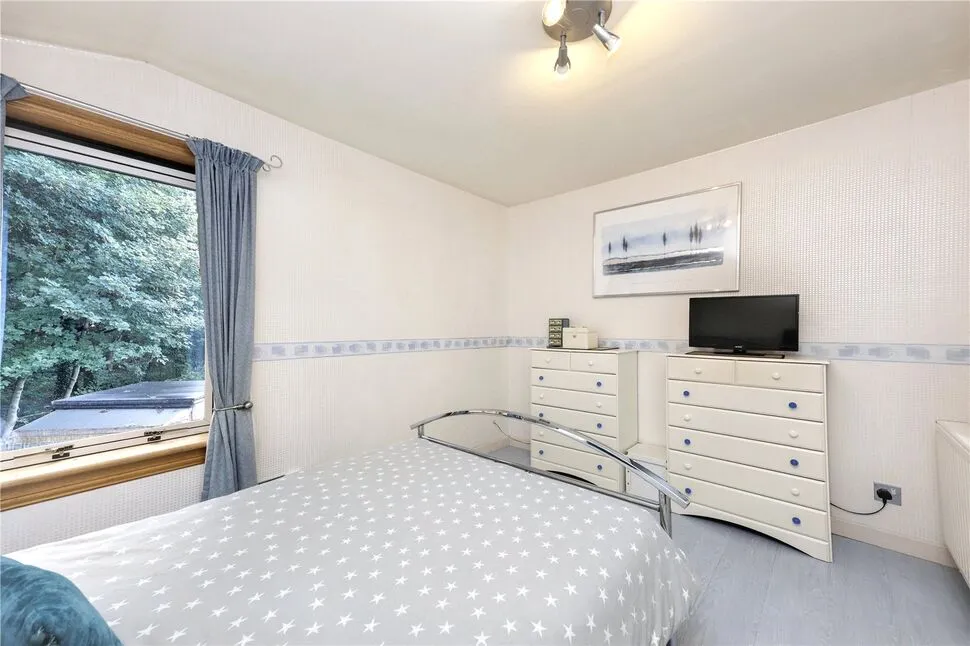 Julian Court, Glenrothes, Fife, KY7, photo 3