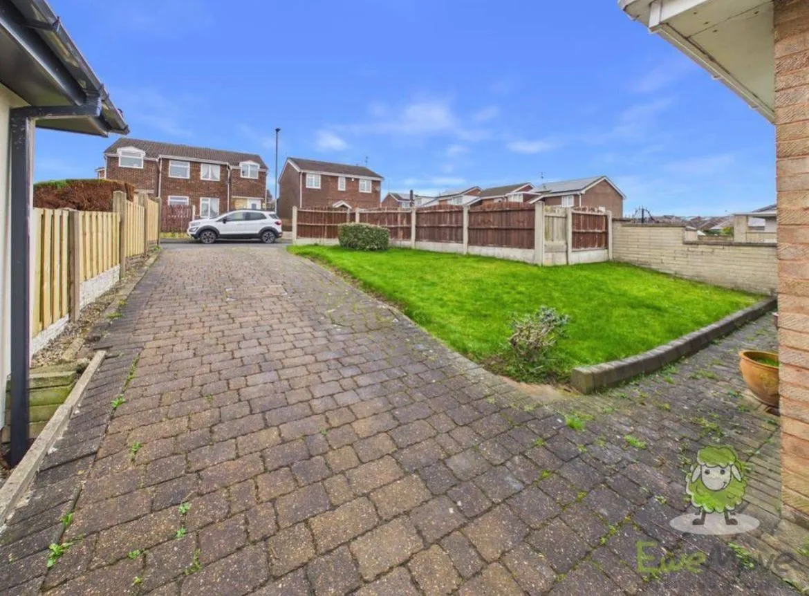 Avon Close, Maltby, S66, photo 18