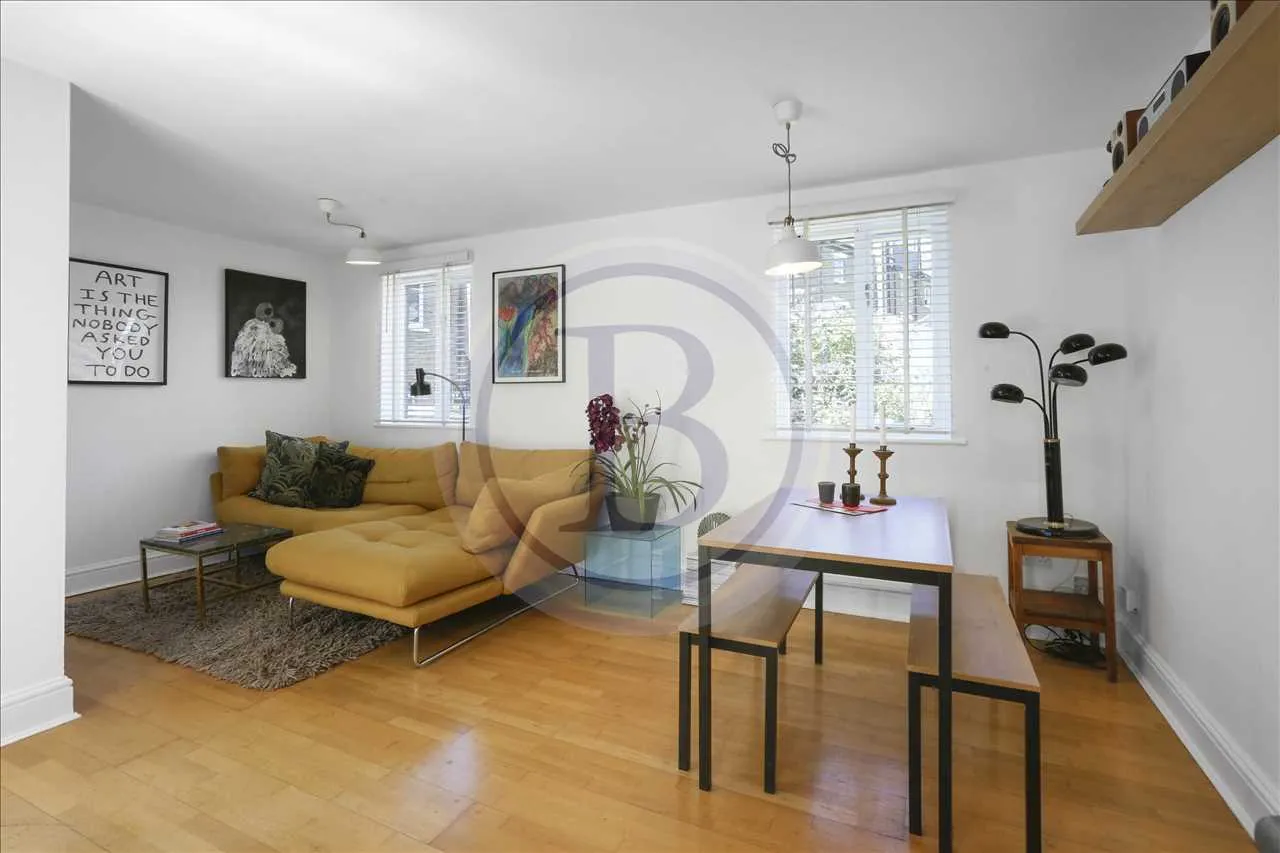 3 bed house for sale — Criterion Mews, London