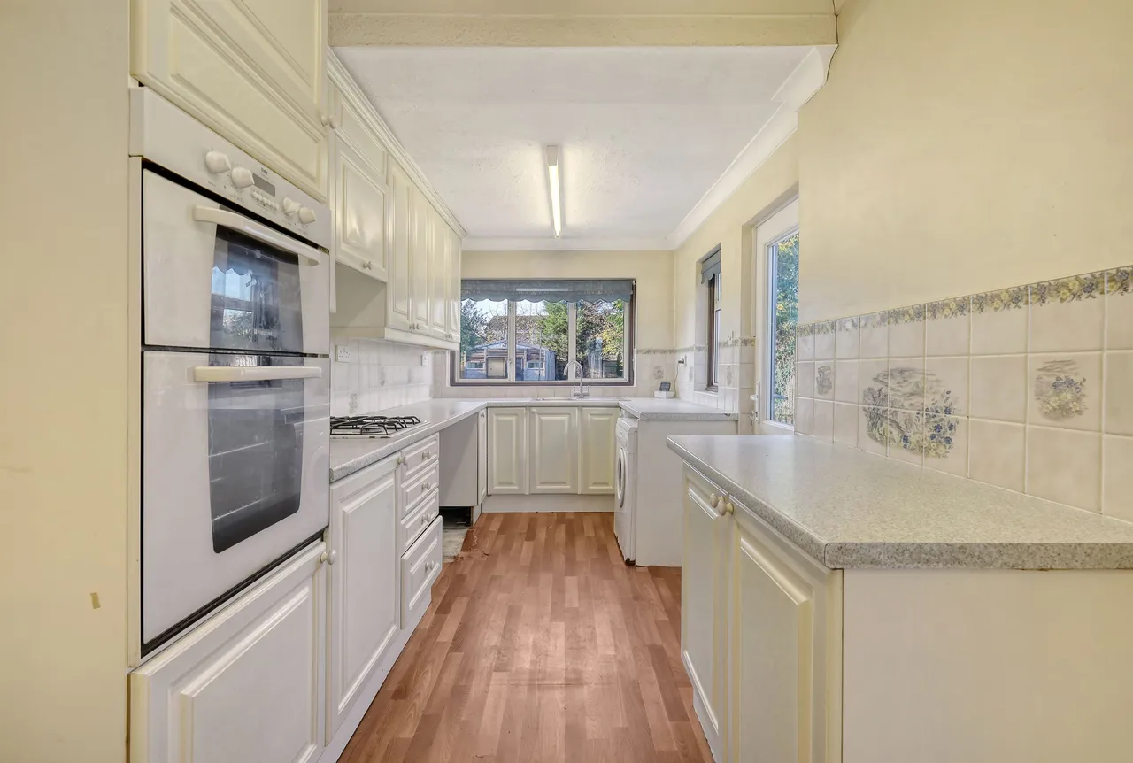 Heathview Road, Grays, Essex, RM16 2RS, photo 6