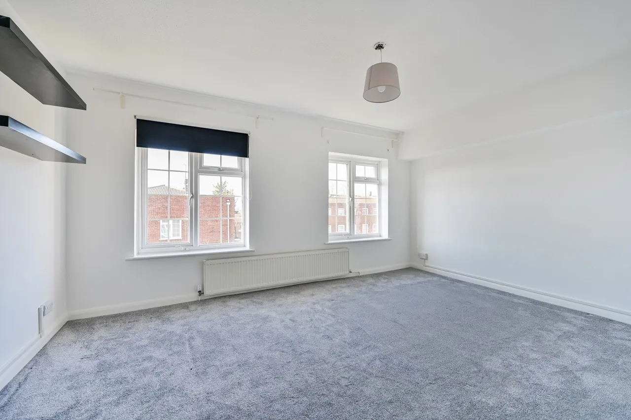 22 Blenheim Gardens, Kingston upon Thames, photo 2