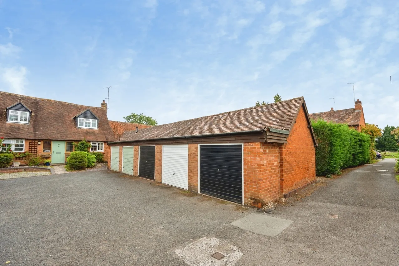 Arrow, Alcester, B49, photo 25
