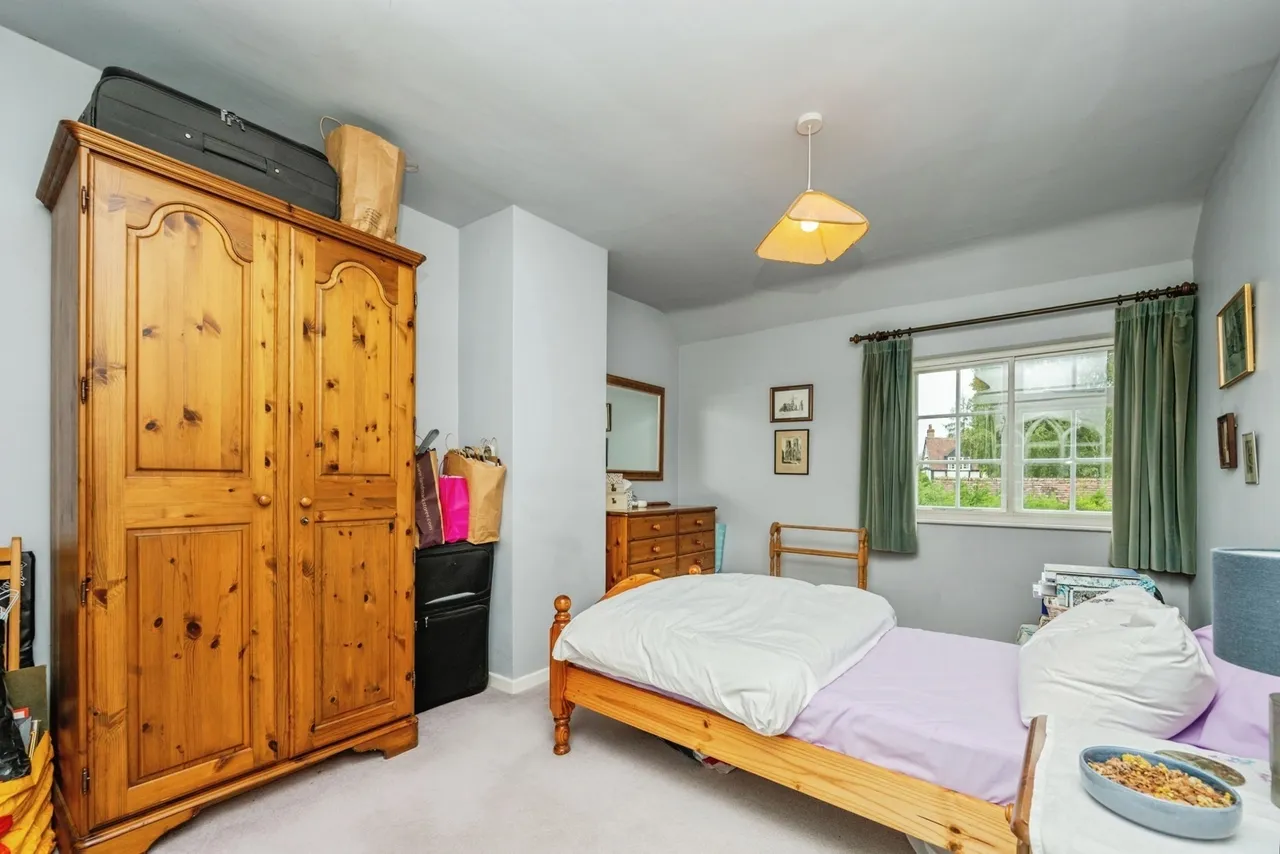 Arrow, Alcester, B49, photo 16