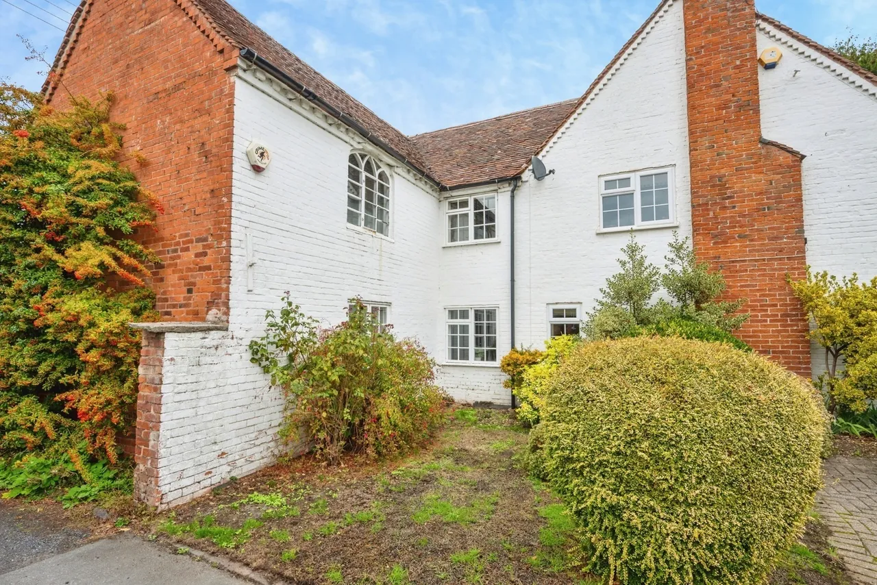 Arrow, Alcester, B49, photo 27