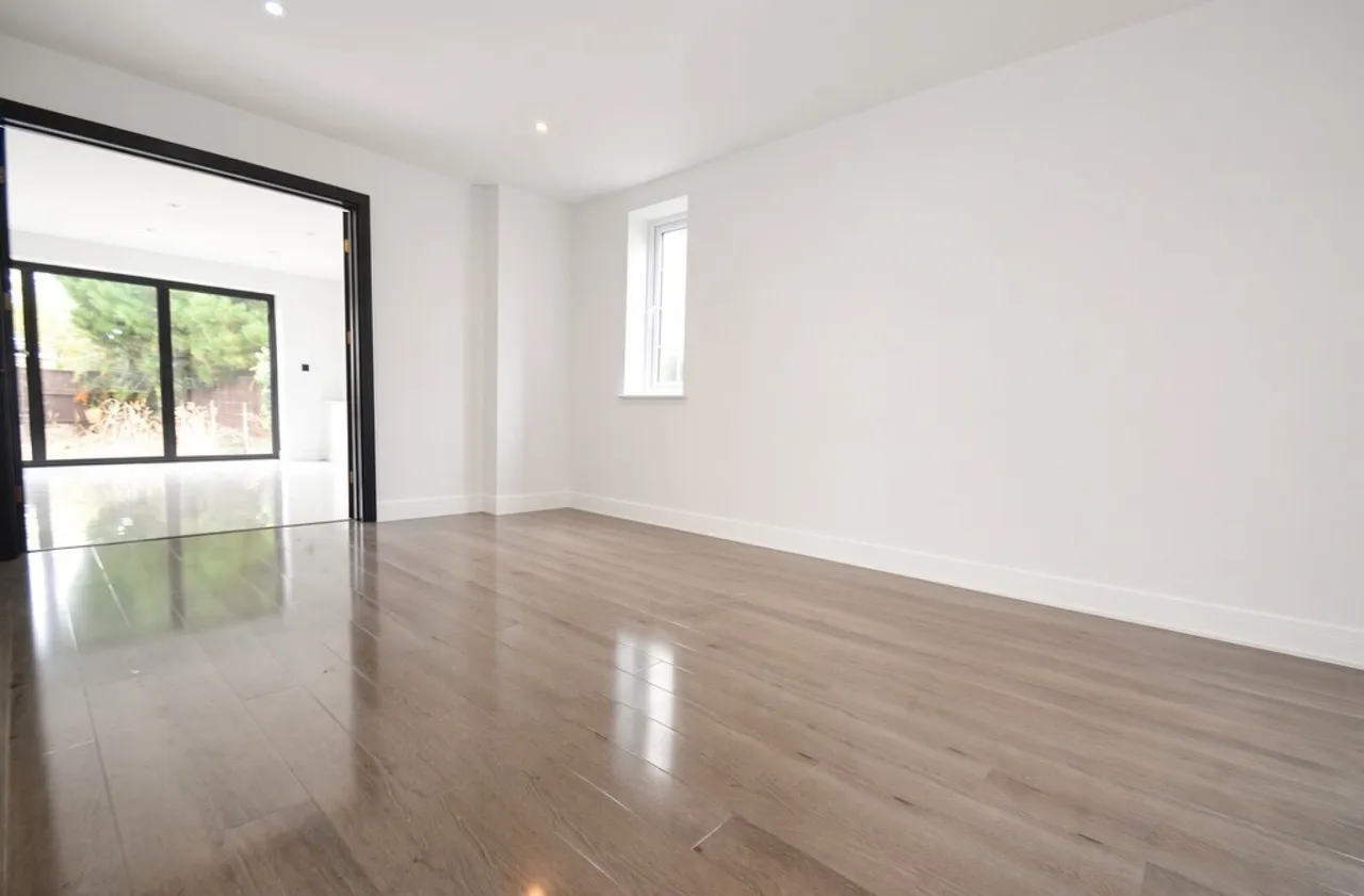 Stanwell Road, photo 3