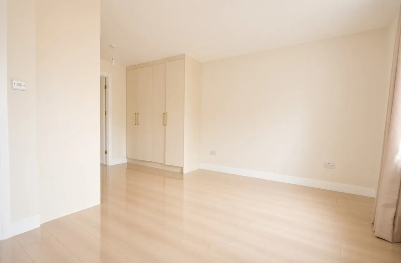 Stanwell Road, photo 12