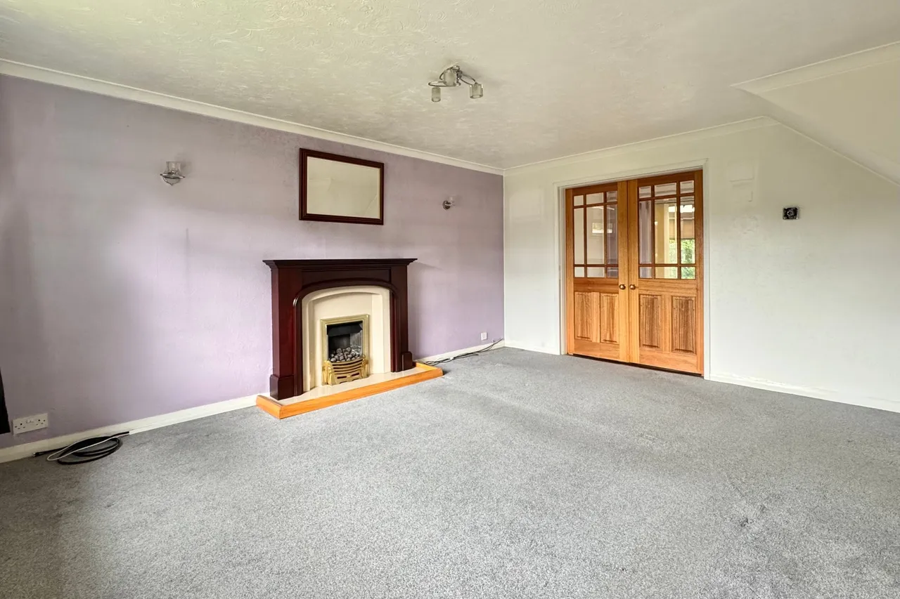Meadowfield Close, Glossop, photo 6