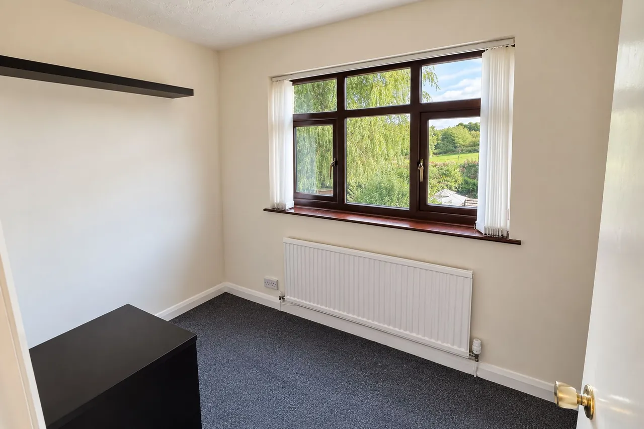 Meadowfield Close, Glossop, photo 20