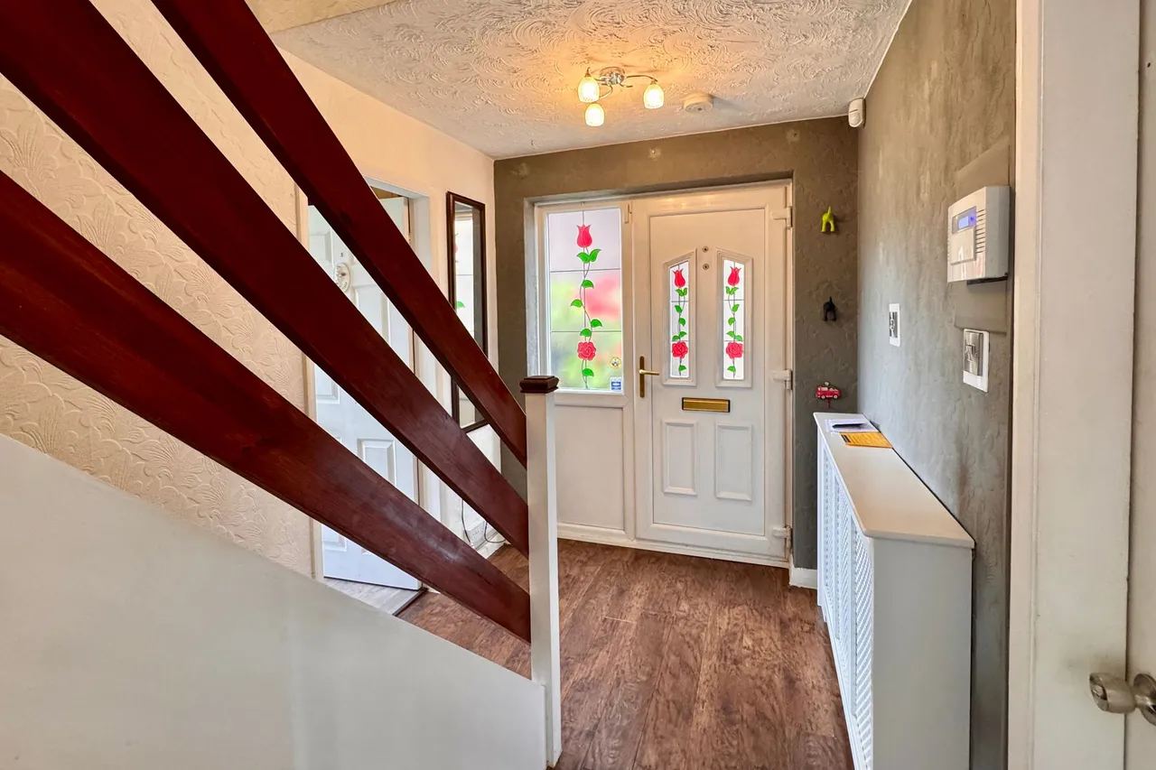 Meadowfield Close, Glossop, photo 12