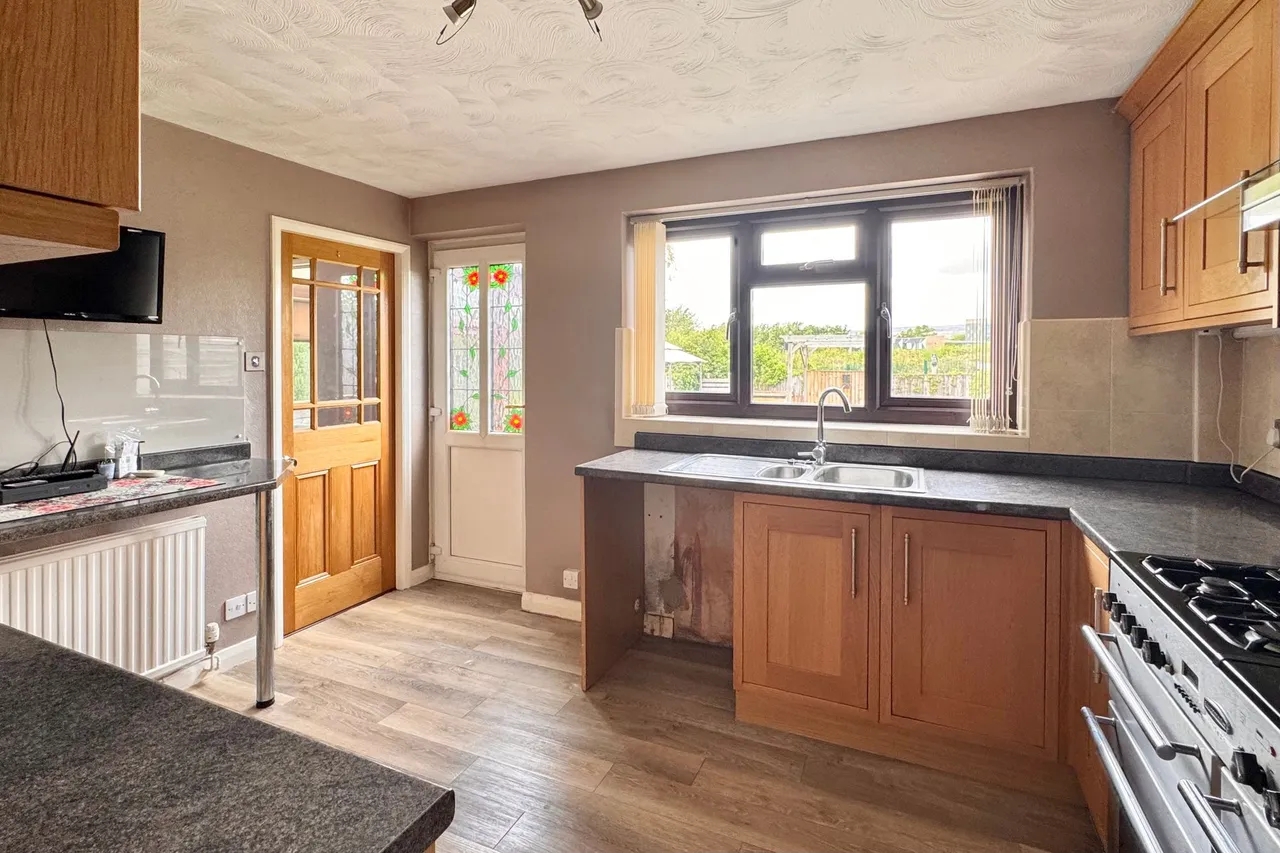 Meadowfield Close, Glossop, photo 8