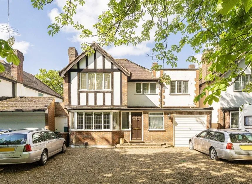6 bed house for sale — The Avenue, Sunbury-On-Thames, TW16