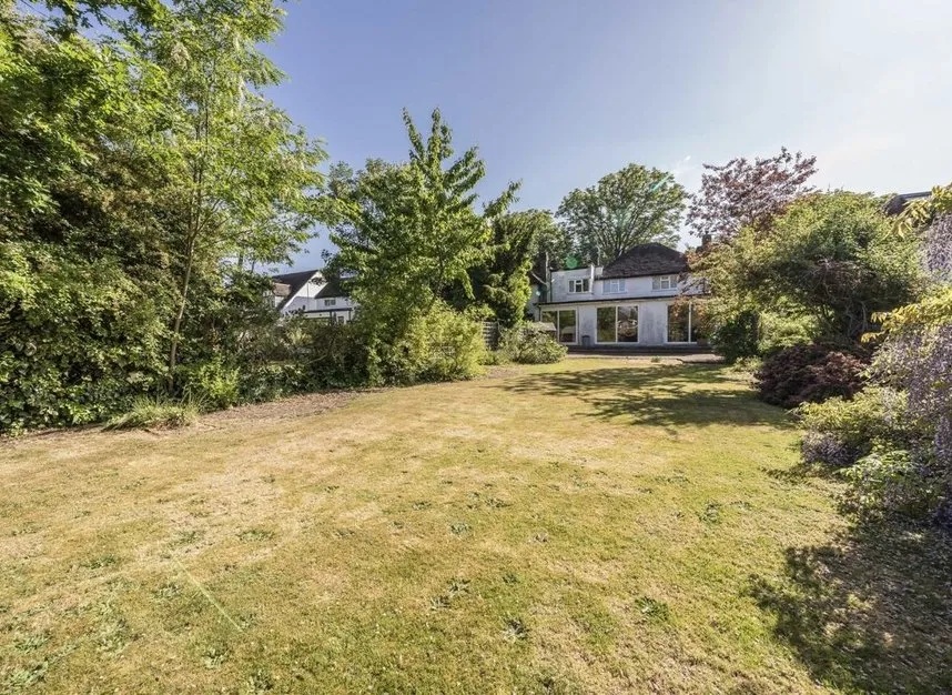 The Avenue, Sunbury-On-Thames, TW16, photo 9