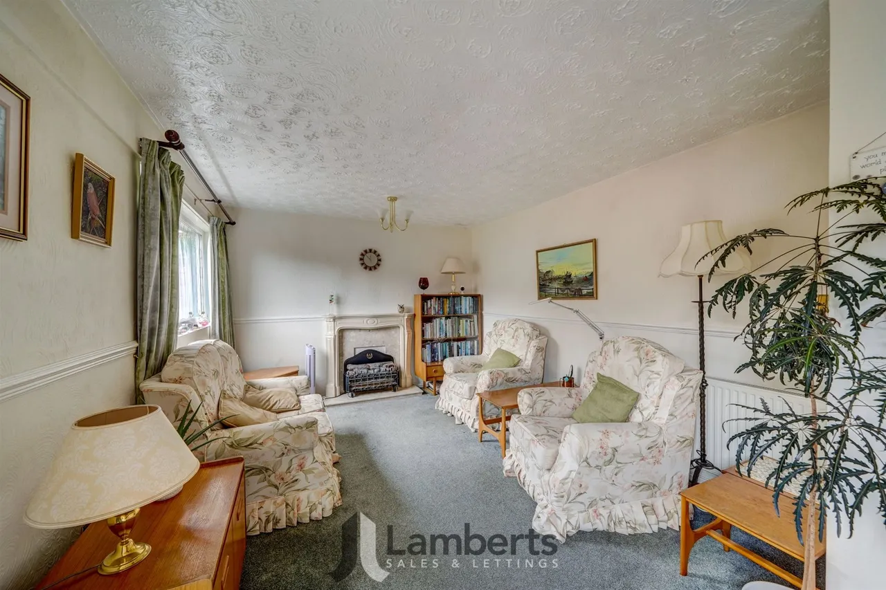 101 Doverdale Close, Redditch, photo 2