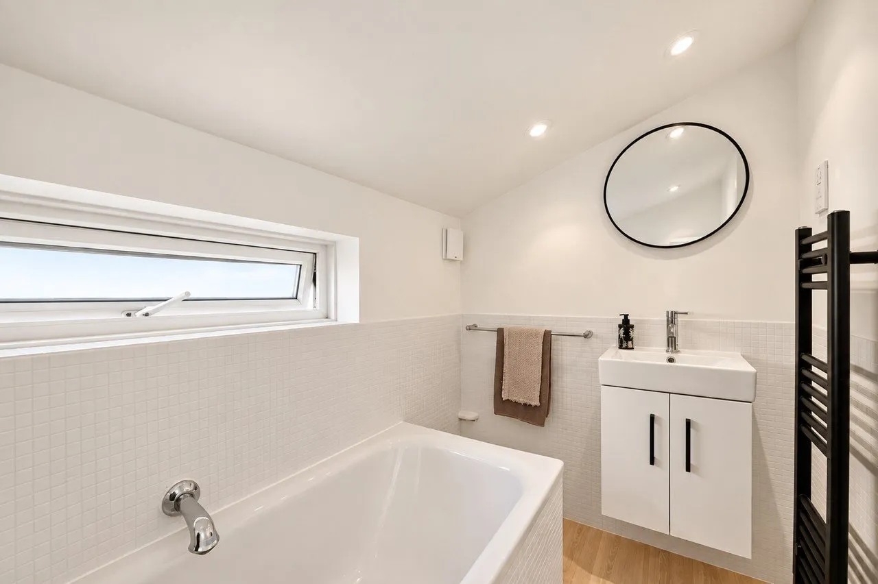 Lower Richmond Road, London, SW15, photo 5