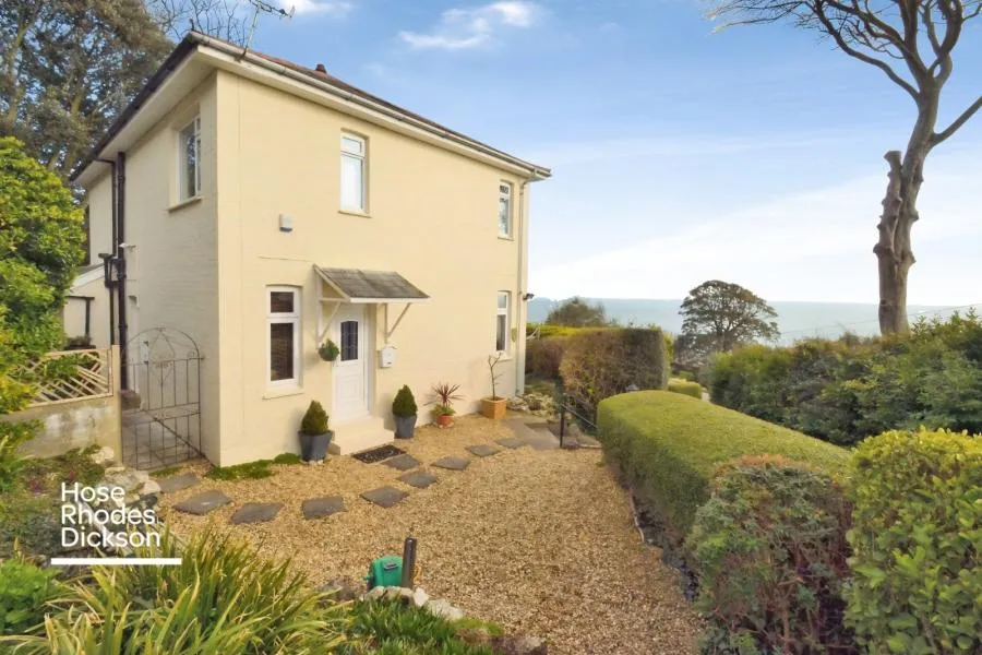 3 bed house for sale, Macrocarpa Road, Ventnor, PO38