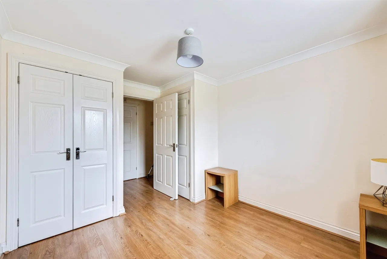 Cheney Manor Road, Swindon, SN2, photo 8