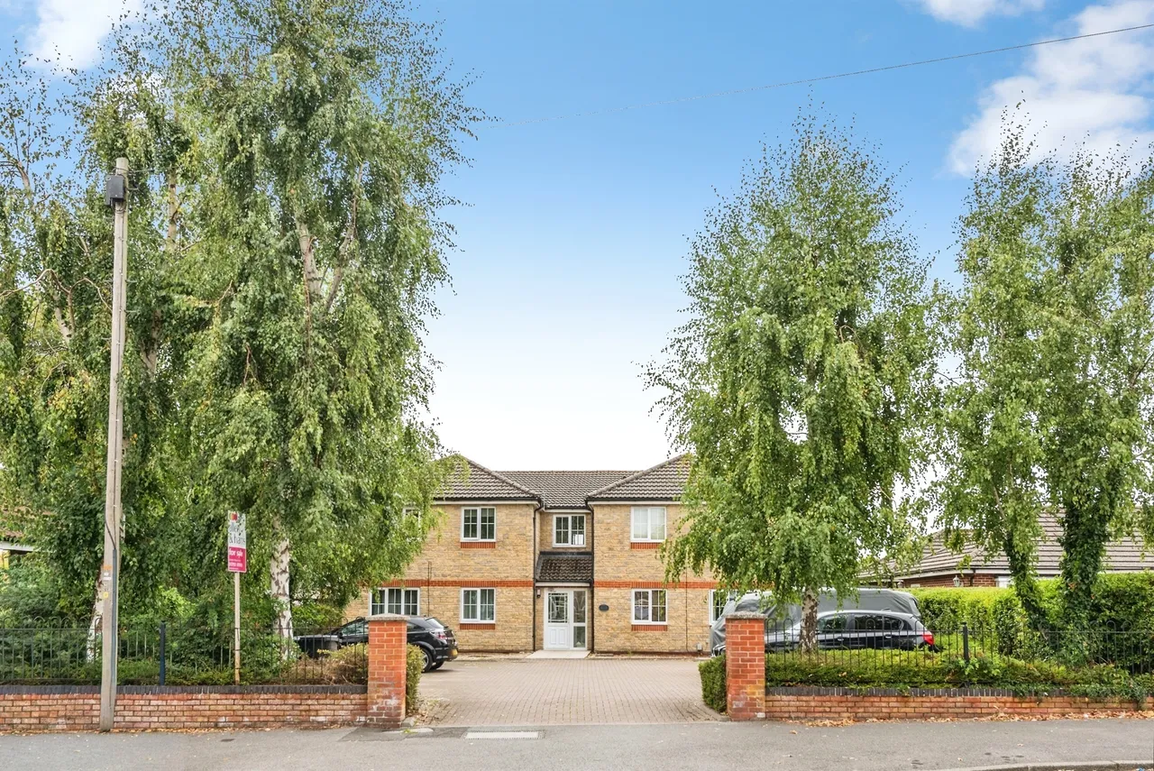 Cheney Manor Road, Swindon, SN2, photo 10