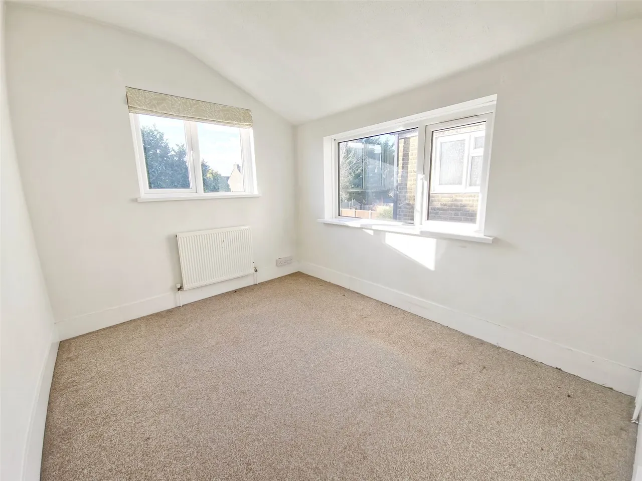 Douglas Road, Hornchurch, RM11, photo 9