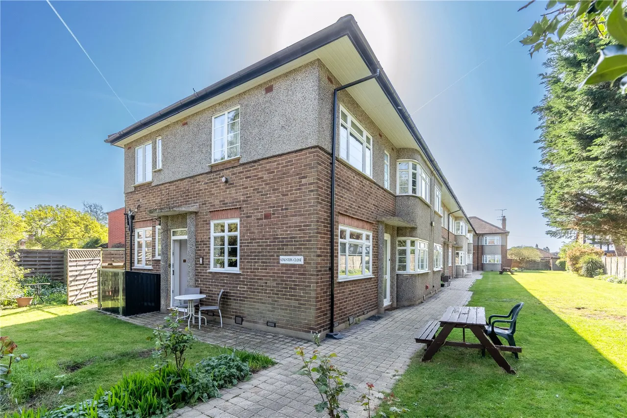 2 bed flat for sale — Kingston Close, Teddington, TW11 9EW