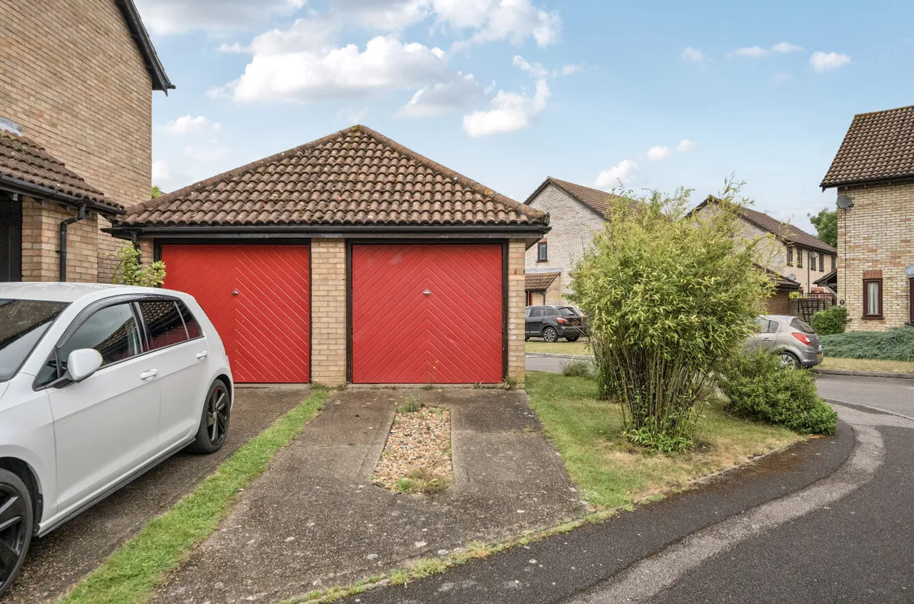 Stonebanks, Walton-On-Thames, KT12, photo 12