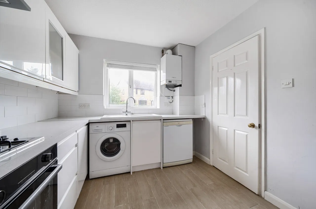 Stonebanks, Walton-On-Thames, KT12, photo 11