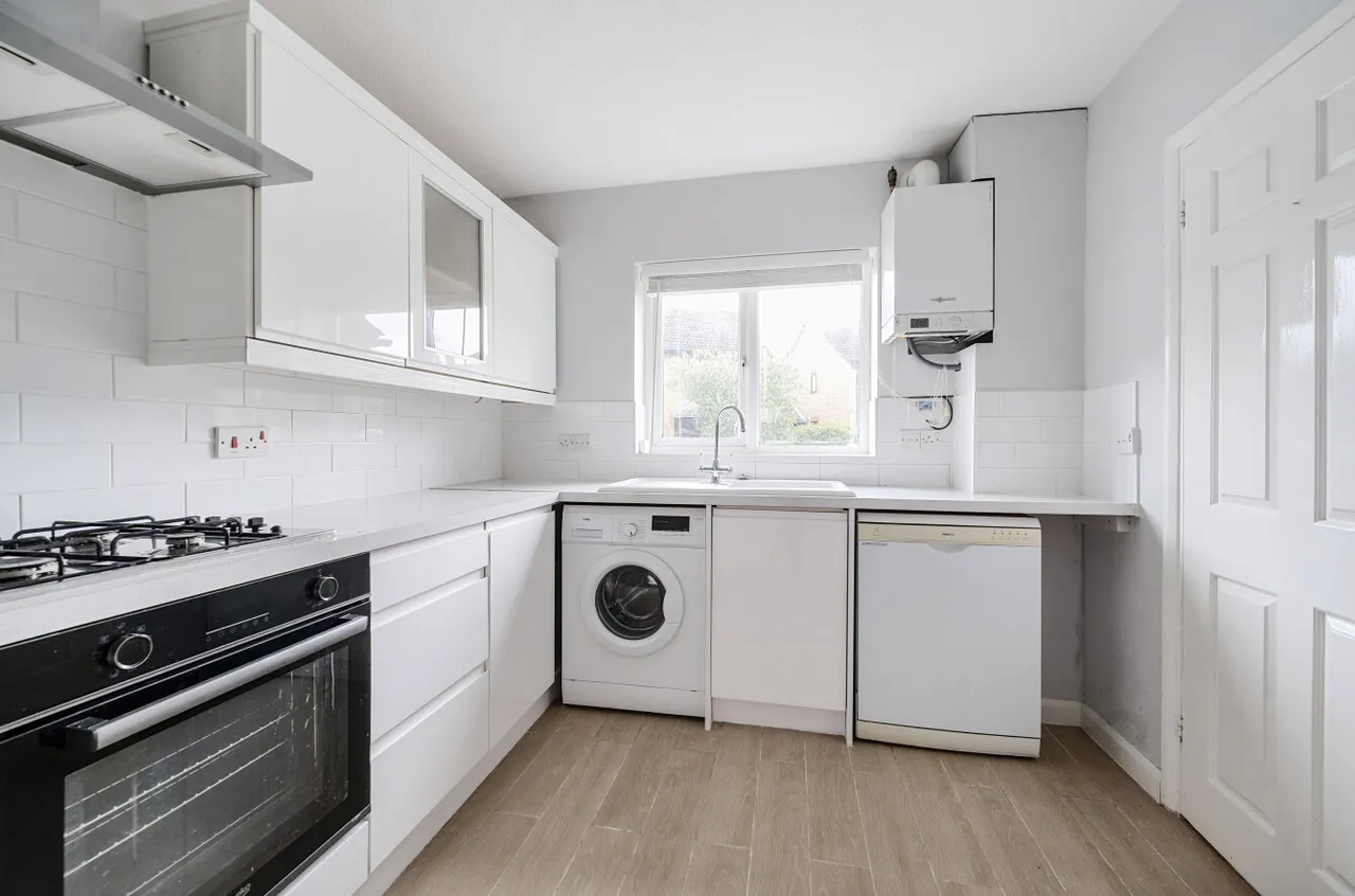 Stonebanks, Walton-On-Thames, KT12, photo 15