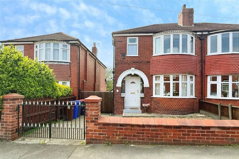 3 bed house for sale — Entwisle Street, Wardley, Manchester, M27