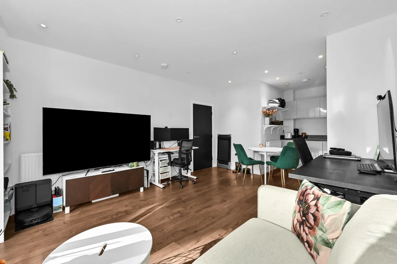 Shared Ownership Flat, Pimento House, E1, photo 6