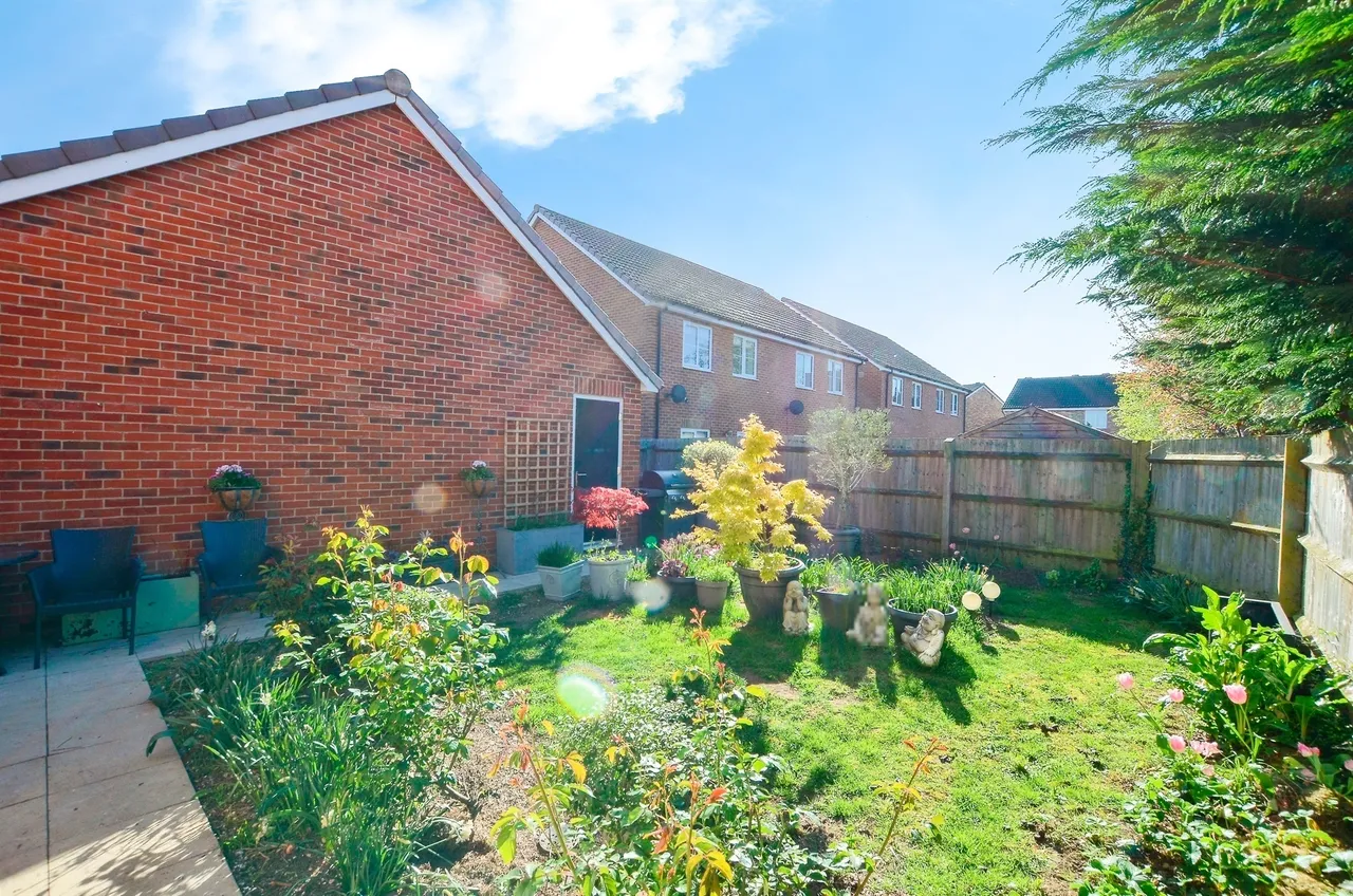 Farmers View, Slip End, LU1, photo 13