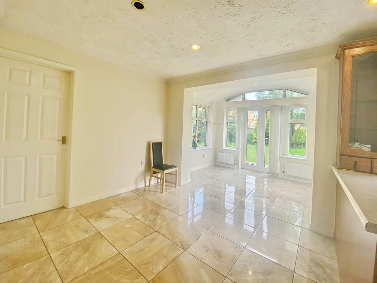 Edenfield PETERBOROUGH, PE2, photo 3